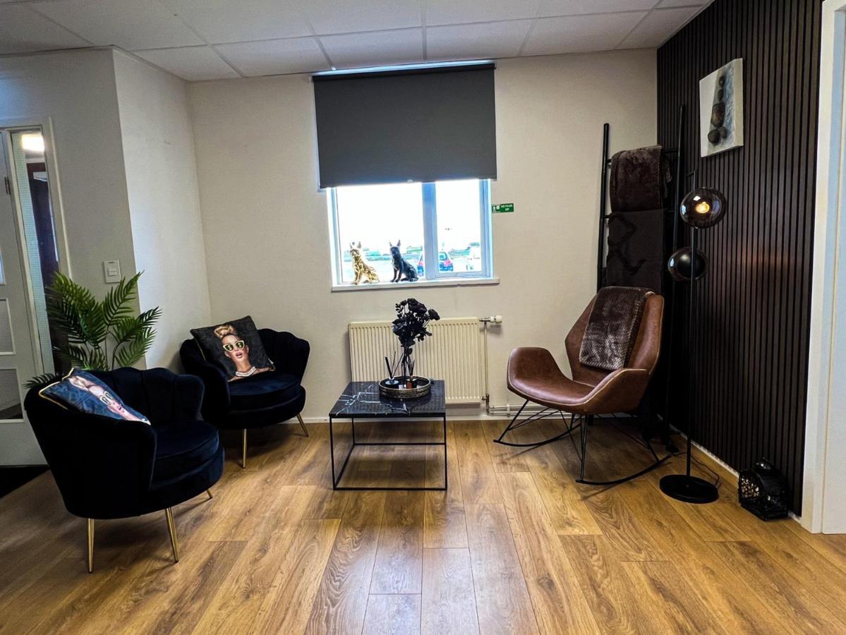 Bank Guesthouse By Kef Airport كيفلافيك المظهر الخارجي الصورة