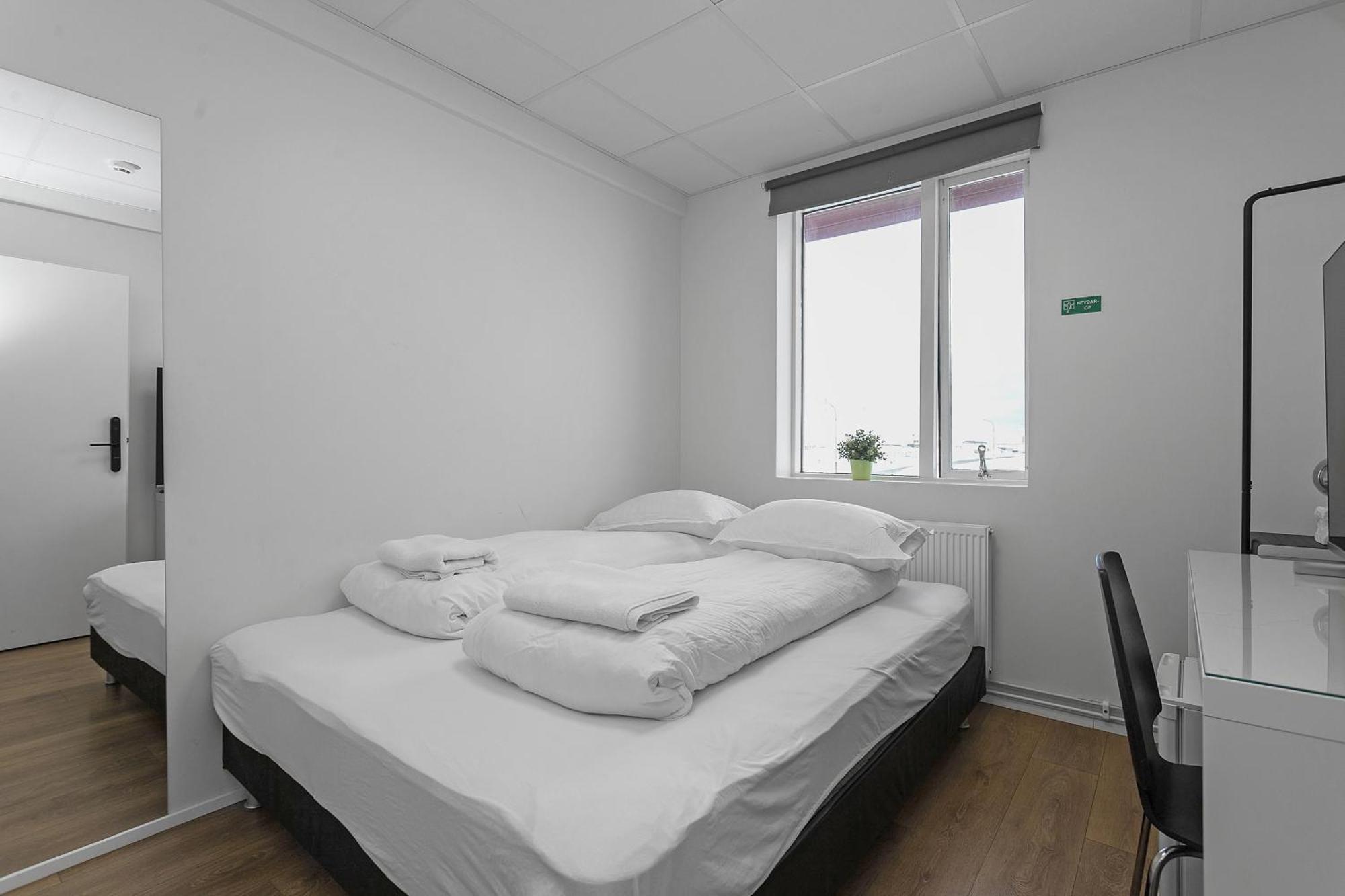 Bank Guesthouse By Kef Airport كيفلافيك المظهر الخارجي الصورة